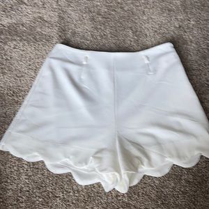 Monteau White Scalloped Shorts